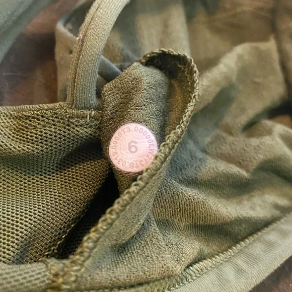 lululemon Free to Be Bra Wild *Light Support in Green Twill size 6 - Picture 5 of 5